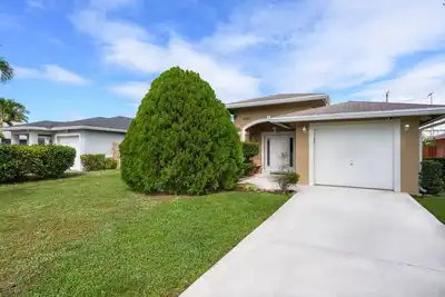 Image de Cozy, Quiet 3 Bedroom Home near downtown Delray Beach. No Pets