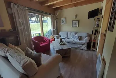 Image de Chalet, wifi, sauna, terrasse, cheminée ou poêle à bois, parking, télévision, casier à ski, 100m²