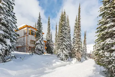 Image de Amazing location right on skiway! 2 King Beds, Private Hot Tub, Laundry & Garage