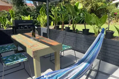 Image de Modern studio with private patio