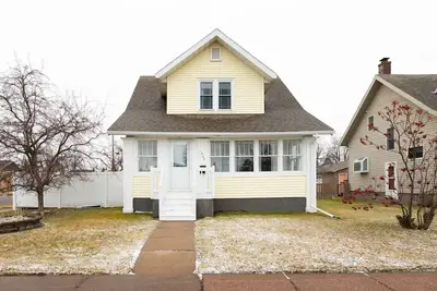 Image de The Sunflower Home with Game Room & Hot Tub! Pet Friendly!