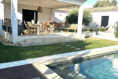 Image de Maison Avec Piscine en Pleine Provence