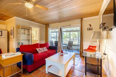 Image de Tranquil Waterside Retreat: Delray Beach Dockside Cottage