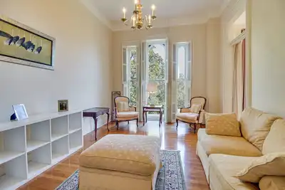 Image de Downtown Savannah Apartment, Walk to Forsyth Park!