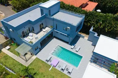 Image de Beachside Oasis in Prime Location w/ Pool & Garden