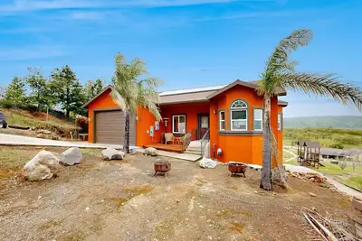 Image de Updated mtn-view dog-friendly home with private hot tub, fireplace, firepit, W\/D
