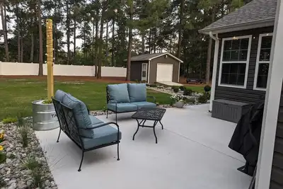 Image de Clean, Spacious Home with 5 Mile Commute to Pinehurst/Us Open. Pet/Smoke Free.