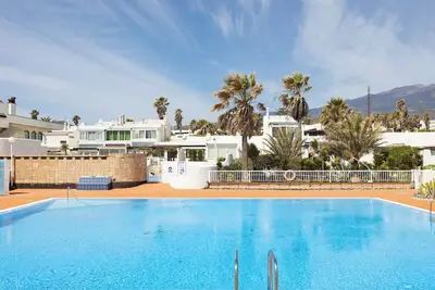 Image de Home2Book Cozy Apt Pool & Tenis Court, El Porís