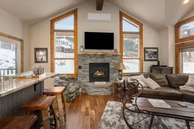 Image de Five bedroom, five bath near slopes