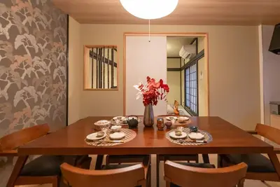 Image de Spacious Japanese Townhouse  Direct Access from Kix 10 Pax  3 bathrooms  3 bedrooms - whirlpool / Osaka Ōsaka