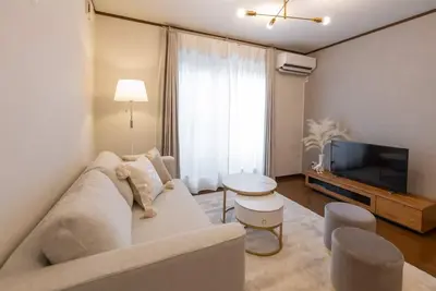 Image de Welllocated and stylish 2br house for 7 pax w parking and direct train access from Kix / Osaka Ōsaka
