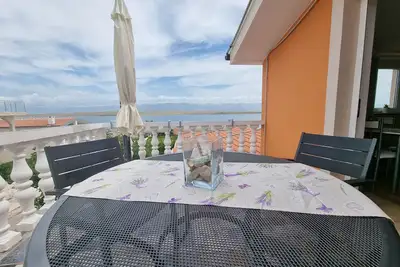 Image de Appartement de deux chambres avec la terrasse et la vue sur le mer Vir (A-21649-a)