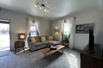 Old Town Arvada Charm - 2 bedroom!