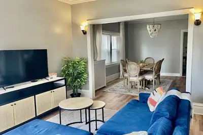 Image de Lovely Oak Park Boho Vintage 3bd/1ba. Located near public transit/free parking