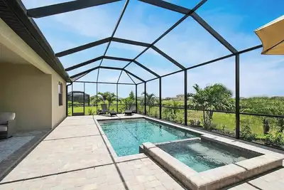 Image de Luxurious pool home in Lorraine Lakes, Lakewood Ranch - Southern Comfort