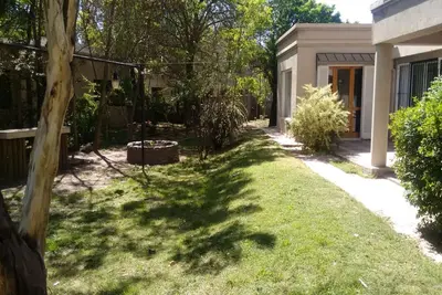 Image de Maison de vacances Dark Green House