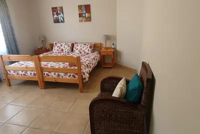 Image de Karoo peace and quiet on a hill with breathtaking mountain views