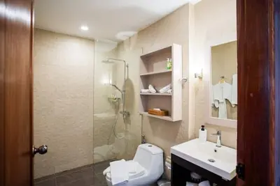 Image de Luxuriöse Villa in Surin mit Pool