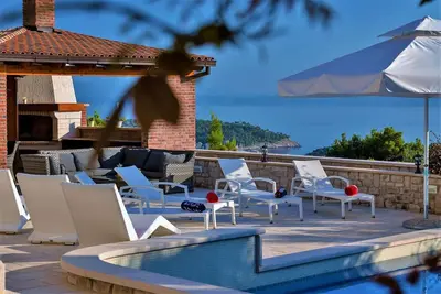 Image de Villa Vikki mit Pool