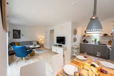 Image de Skandinavisches Townhouse Mitten im Zentrum