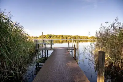 Image de Ferienhaus Haus am See mit Wasserblick, Wasserzugang und Eigenem Bootssteg