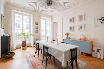 Airy and Elegant, by Veeve
