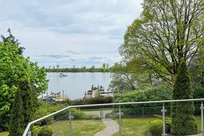 Image de Wohnung mit Wasserblick und Abgeschlossenem GrundstĂĽck