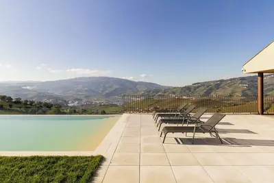 Image de Douro Valley Luxury Home w vineyard Infinity Pool