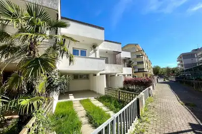 Image de Villa rafraîchissante avec jardin privé près de la plage