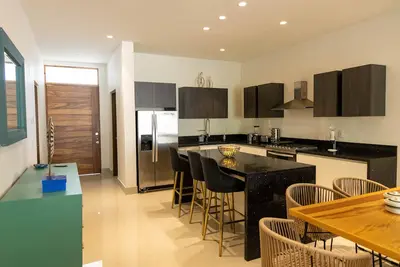 Image de Luxury Condo in Gated Community with Resort Amenities minutes from the Marina