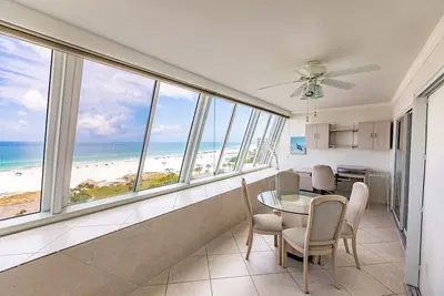 Image de 1055-802 - Standard - Highrise with Beach View