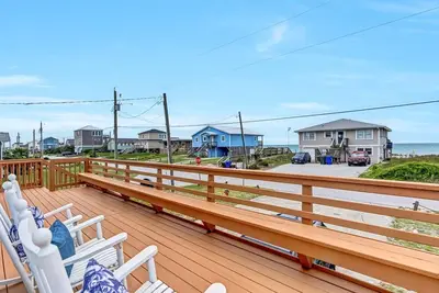 Image de A Shore Thing - Charming 4 Bedroom Oceanview Single Family Home