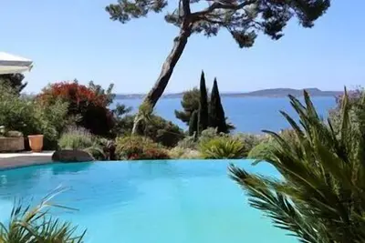Image de Magnifique Villa, piscine à débordement, vue mer