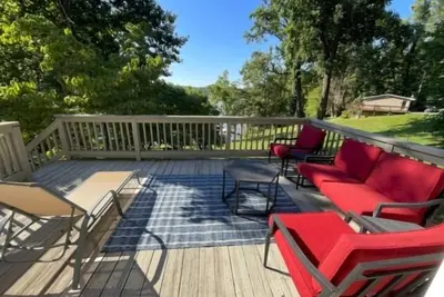 Image de Luxury and Location! New everything, Wifi, Kayak.