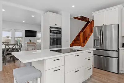 Image de Entire house minutes from Newport, Ri. Near beaches.