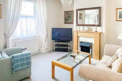 Image de Escape to our charming two-bed holiday home in Babbacombe, Torquay.