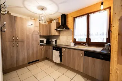 Image de Wifi, 350m du centre station, étage -1, balcon, parking, télévision, casier à ski, 60m², Châtel