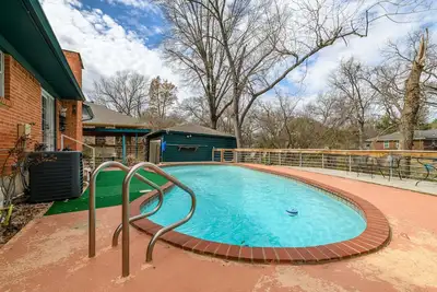Image de White Rock Poolside Retreat- 4 Beds & a Private Pool