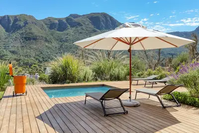 Image de Beautiful 3 bedroom home in security estate