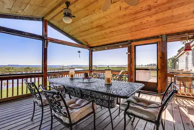 Image de Dreamy Home on Lake Istokpoga w/ Dock + Views!