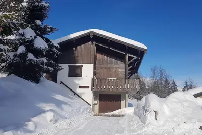 Image de Chalet, vue montagne, terrasse, cheminée ou poêle à bois, parking, télévision, 85m², Les Gets