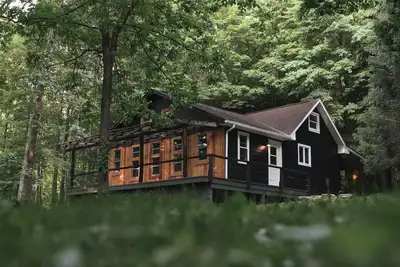 Image de Quaint cottage in the woods with swim spa