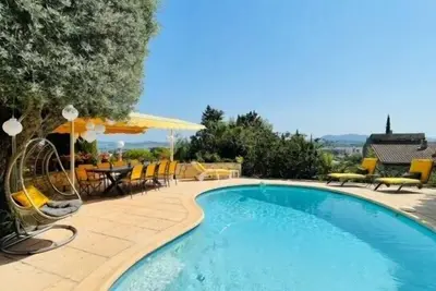 Image de Belle maison familiale vue mer et piscine