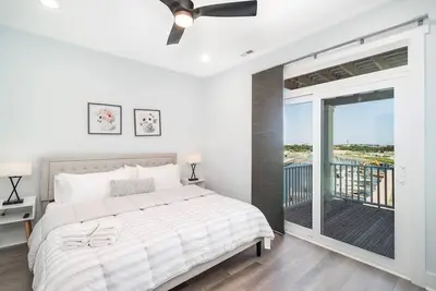 Image de Waterfront Oasis - Sleep 10