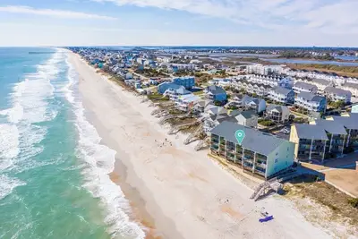 Image de Modern Oceanfront Oasis