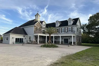Image de Close to Disney and Beaches, resort style pool area