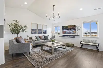 Image de New, Stylish & centrally located. By Ford Idaho Center, shops & restaurants!
