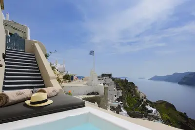 Image de Impressive Santorini Villa | 1 Bedroom | Villa Kohaku | Breathtaking Caldera View and Outdoor Hot Tub | Oia