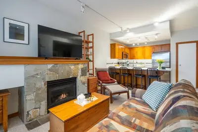 Image de Cozy Whistler Studio Townhouse with Hot Tub & Free Parking