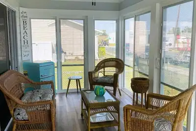 Image de Private House Large Deck Huge Yard! ! Near Bay Sleeps 6! ! Dogs Ok!